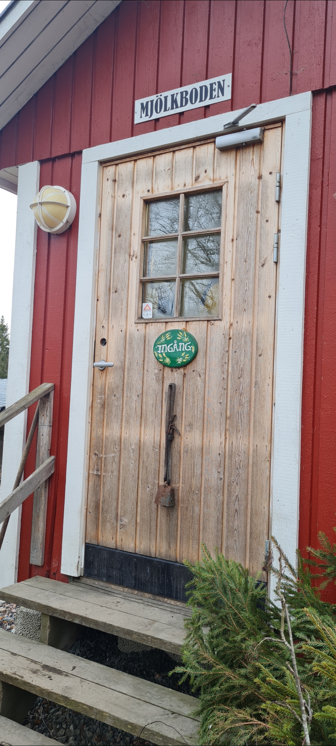Här går man in och köper ekologisk mjölk